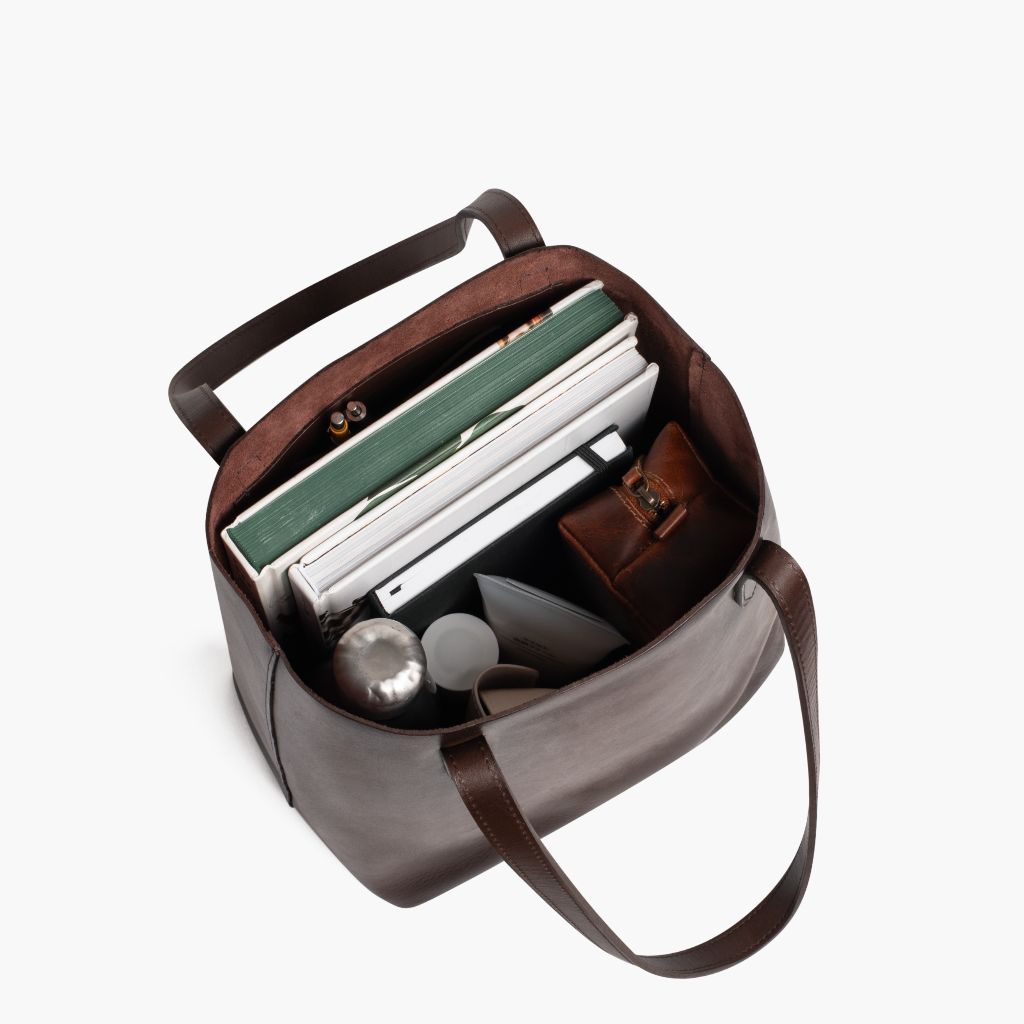 Everyday Tote | Old English (M)