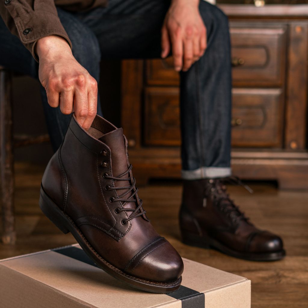 Heritage Captain | Mustang